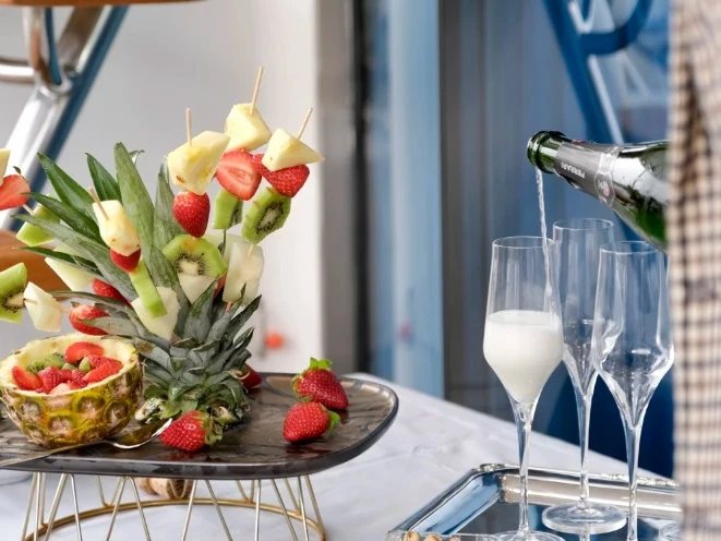 Pronajmout si Fairline Fairline 55 Fly v Galati Mamertino