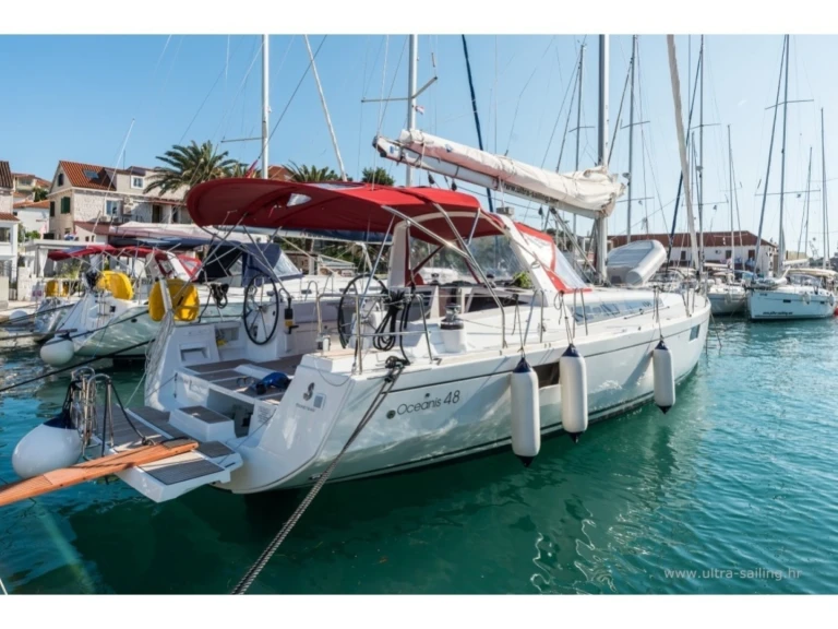 Pronajmout si Bénéteau Oceanis 48 v Cagliari