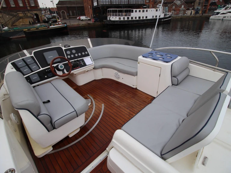 Pronájem Jachta v Menton -Sealine T47