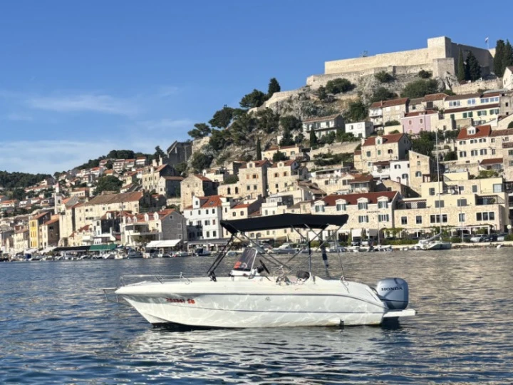 Pronájem lodi Atlantic Marine 530 v Šibenik  na Samboatu