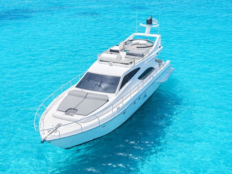 Pronajmout si Ferretti SECRET v Mykonos (ostrov)