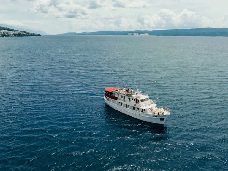Pronájem Motorová loď v Omiš -Betina Wooden Boat