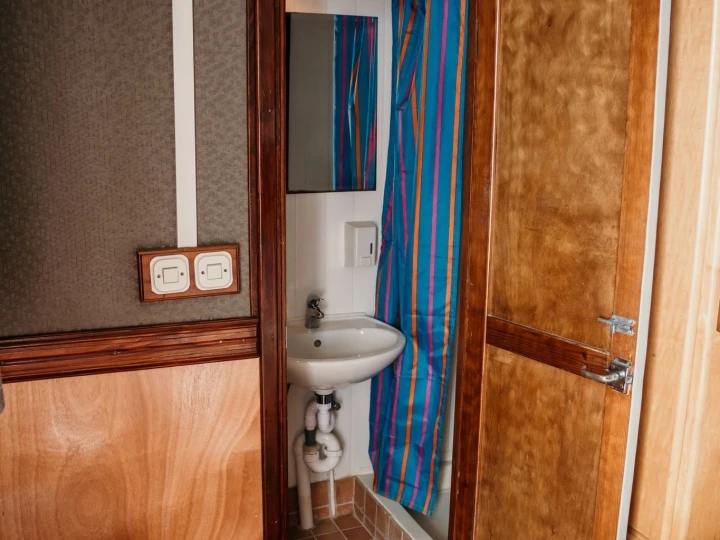 Pronajmout Motorová loď se skipperem či ne Betina v Omiš