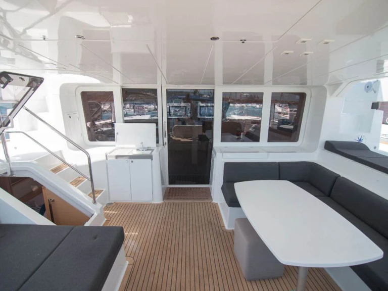 Pronájem Katamarán Lagoon s licencí