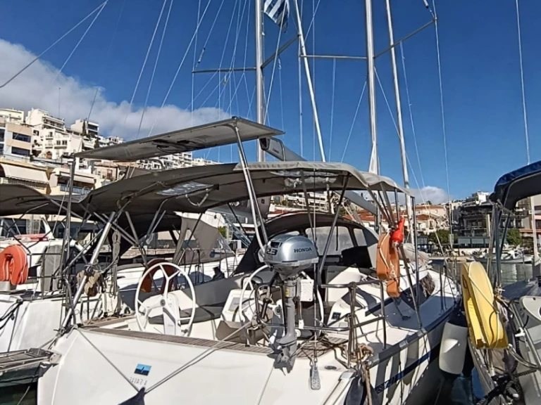 Bavaria Bavaria 41 Cruiser jednotlivci a charterové společnosti v Piraeus