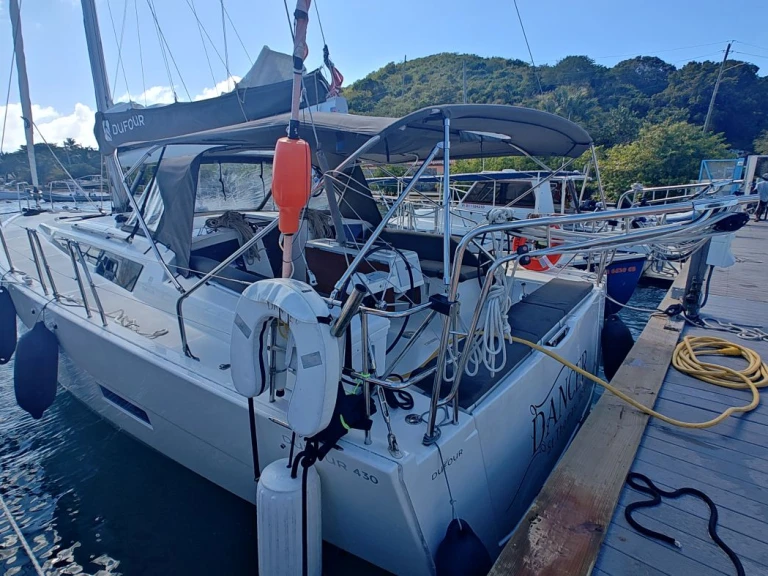 Pronájem lodi Dufour Dufour 430 v Frenchtown na Samboatu