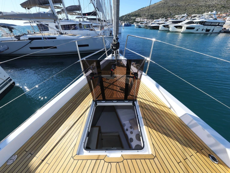 Hanse Hanse 588 jednotlivci a charterové společnosti v Donji Seget