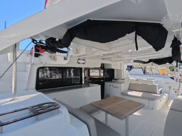 Pronájem Katamarán Lagoon s licencí