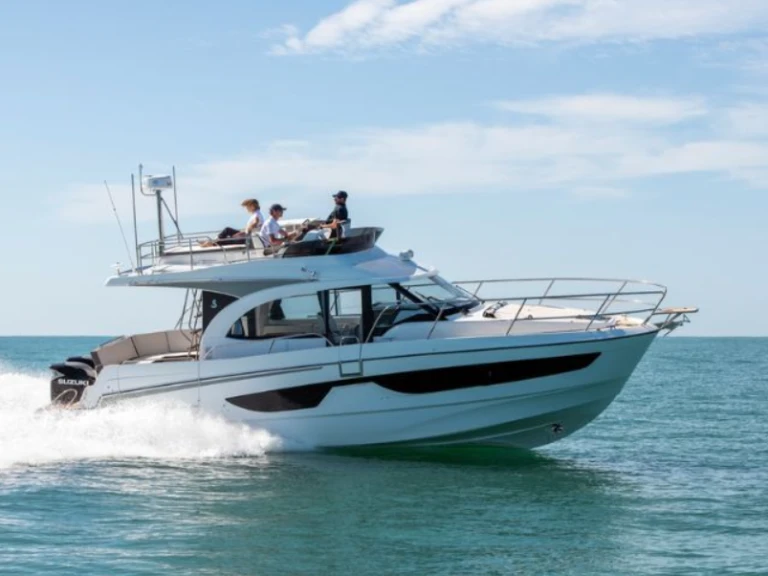 Pronajmout si Bénéteau Antares 11 FLY v Saint-Mandrier-sur-Mer