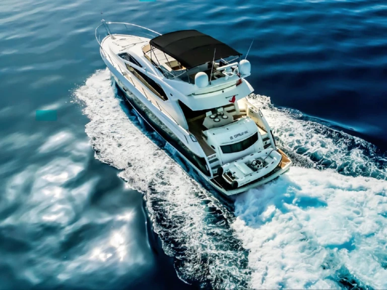Pronájem Jachta Sunseeker s licencí