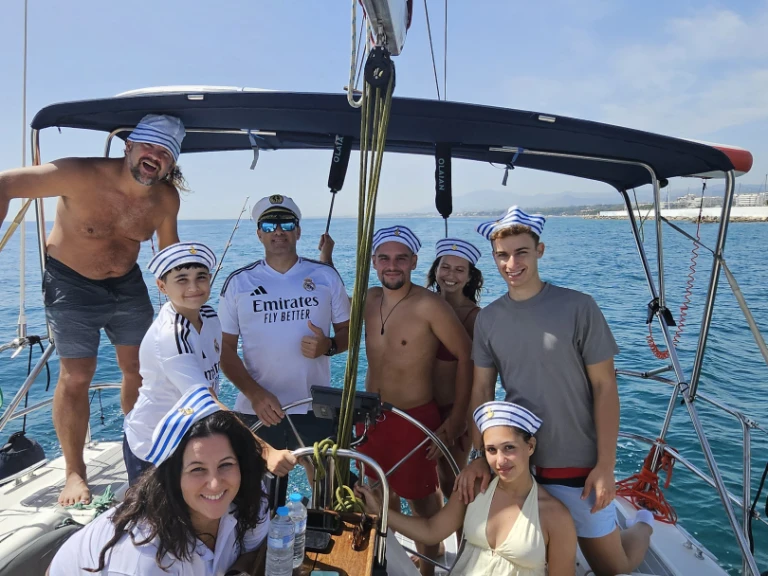 Pronájem jachty v Marbella -Elan Elan 37 na Samboatu