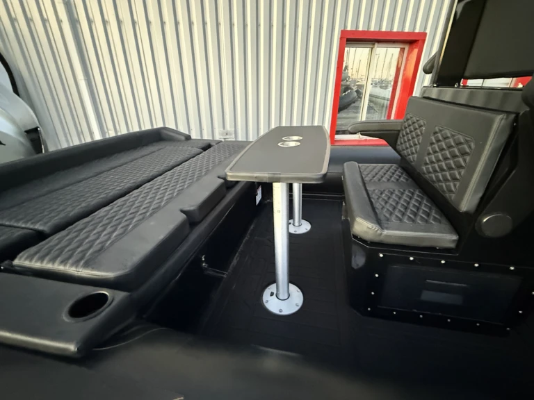 3D Tender ODYSSEY jednotlivci a charterové společnosti v Port Leucate