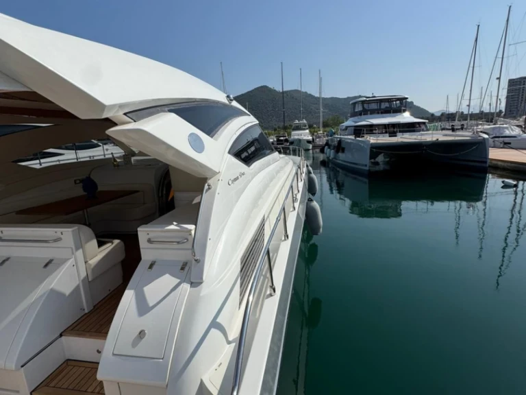 Pronajmout si Cayman Yacht BoatVibe 58ft v Amalfi 