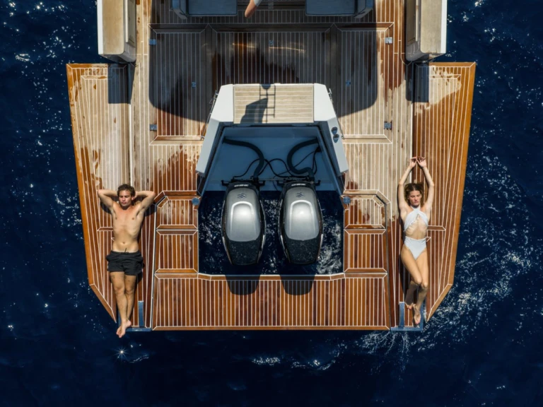 Motorová loď k pronájmu v Sorrento za nejlepší cenu