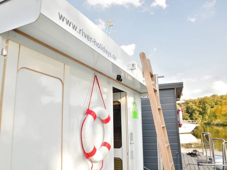 Pronájem Říční loď A s licencí