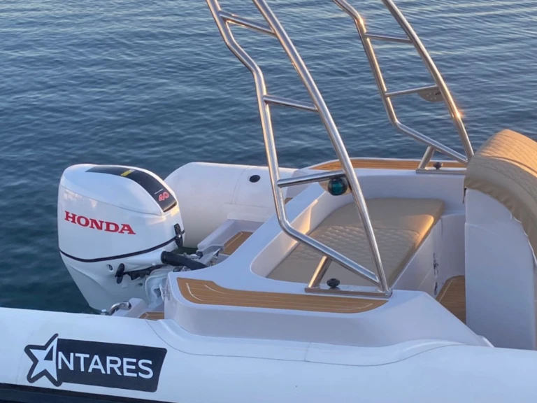 Pronájem lodi Antares capri v Rapallo na Samboatu
