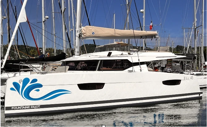 Pronájem Katamarán Fountaine Pajot s licencí