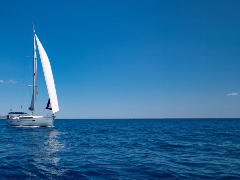 Plachetnice k pronájmu v Nikiána za nejlepší cenu