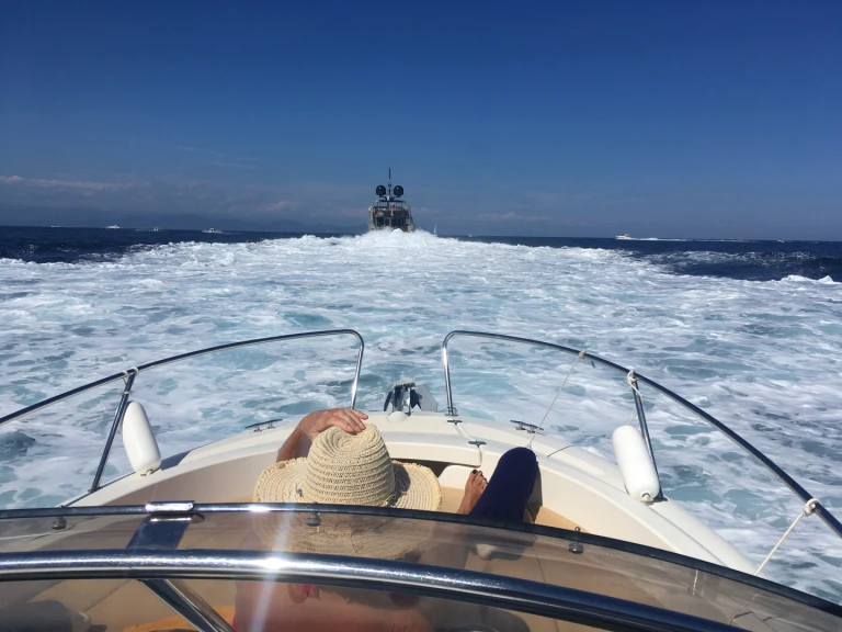 Pronájem lodi Jeanneau Cap Camarat 7.15 WA v Sainte-Maxime na Samboatu