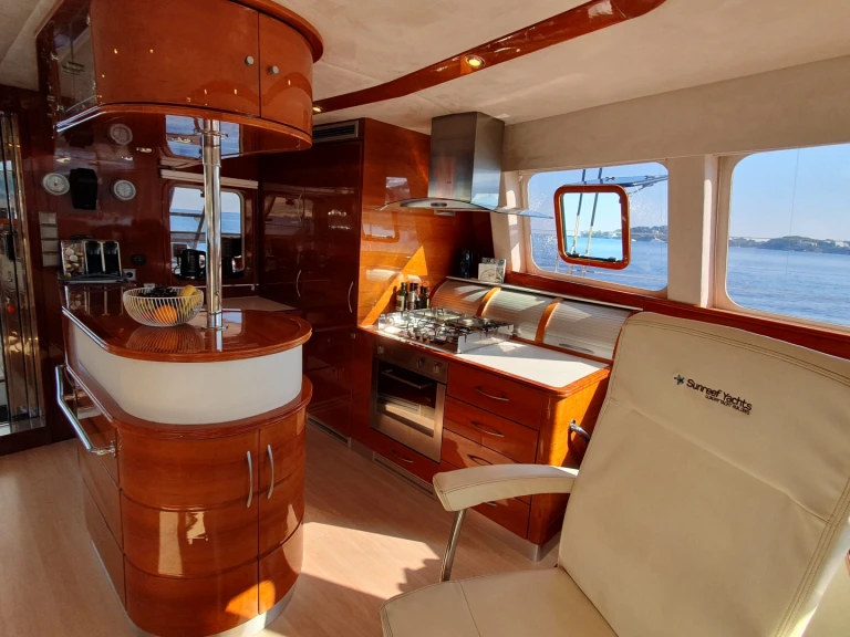 Pronájem lodi Saint-Tropez lákavé ceny Sunreef 62