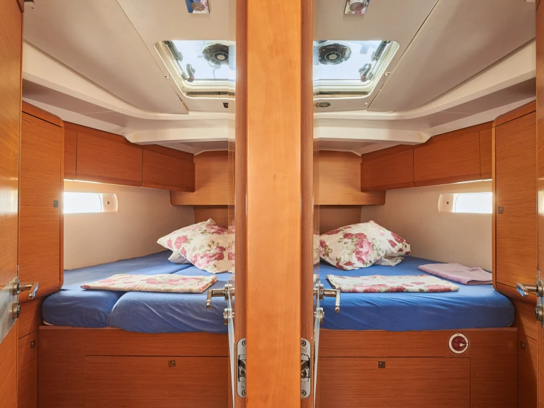 Pronájem Plachetnice Jeanneau s licencí