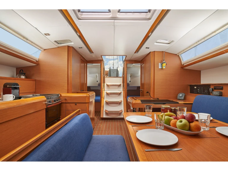 Plachetnice k pronájmu v Kallithéa za nejlepší cenu