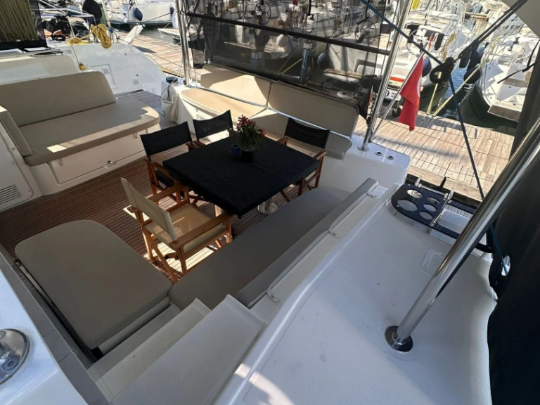 Pronájem lodi Fethiye lákavé ceny Lagoon 46