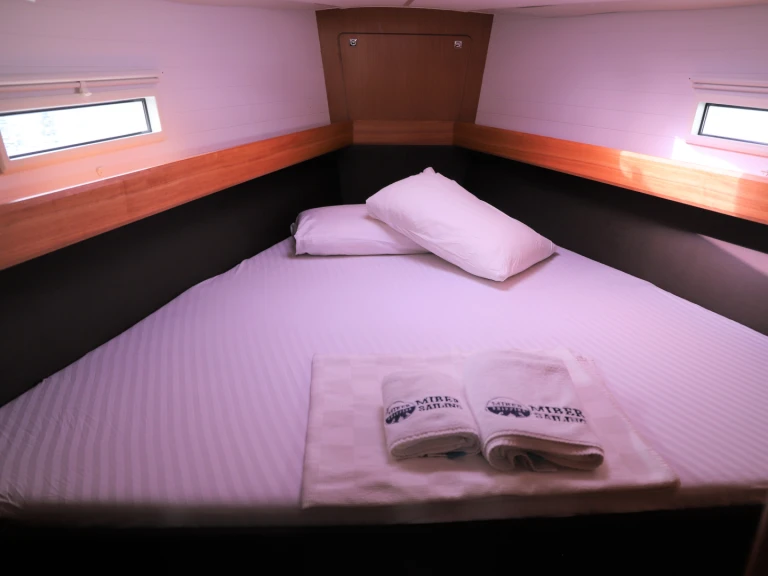 Pronajmout si Bavaria Cruiser 41 v Fethiye