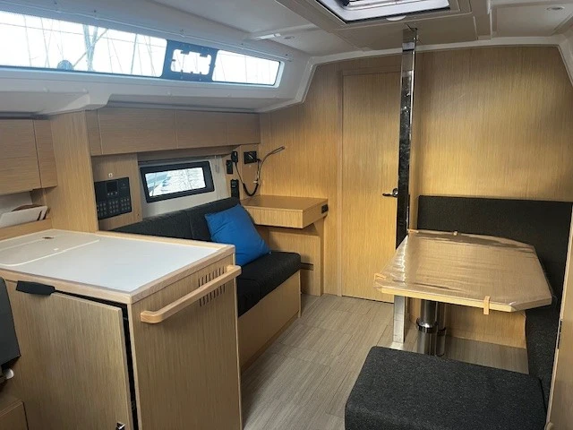 Pronájem lodi Bavaria Bavaria C38 v Marseille na Samboatu