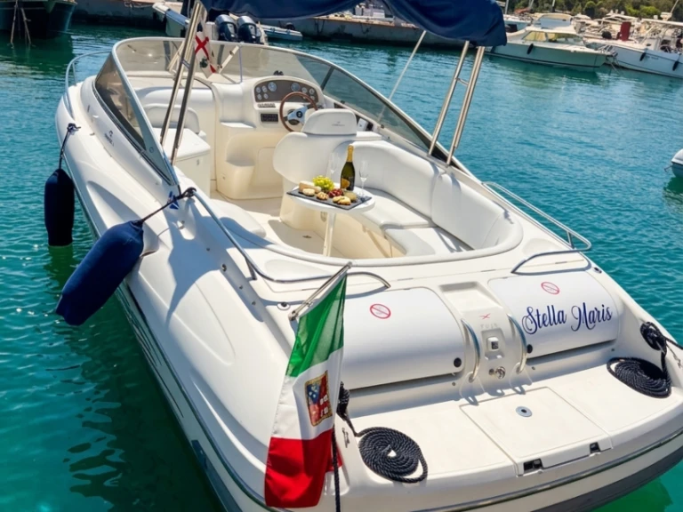 Motorová loď k pronájmu v Poltu Quatu za nejlepší cenu