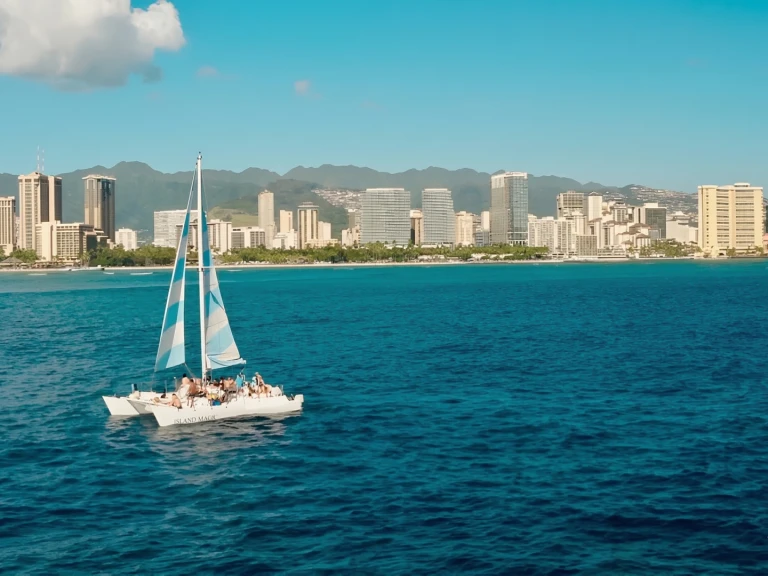 San Juan formerly Clark Custom jednotlivci a charterové společnosti v Waikīkī