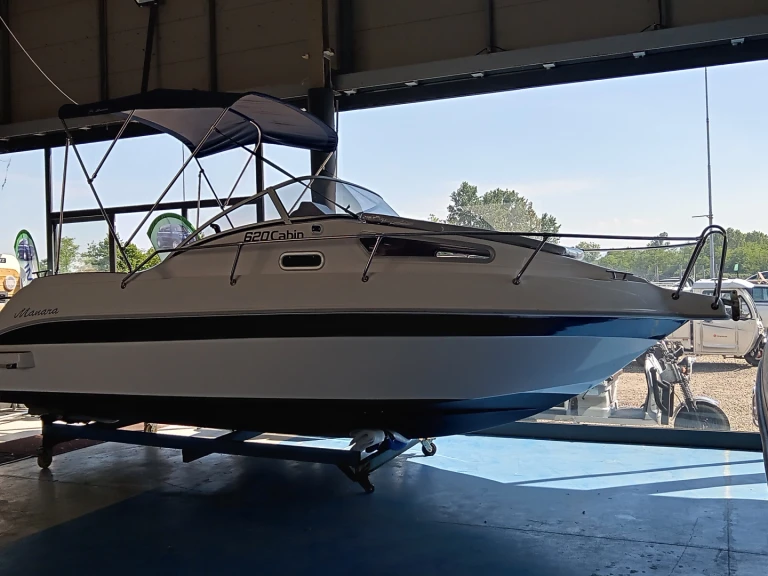 Pronajmout si Manara Marine  620C v Moniga del Garda