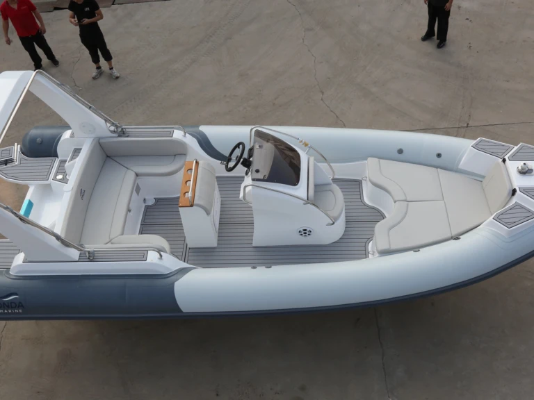 Pronájem Polotuhá loď v Tal-Pietà -Onda marine 750