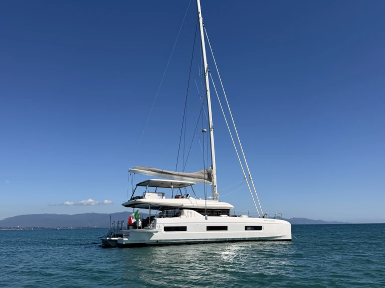 Pronajmout Katamarán se skipperem či ne Lagoon v Castellammare di Stabia