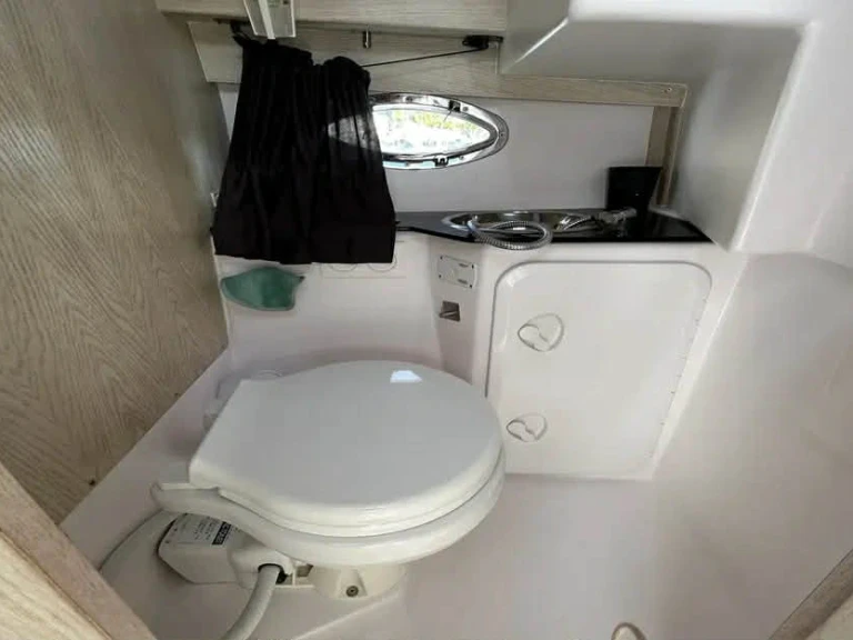 Pronájem Motorová loď Pacific Craft s licencí