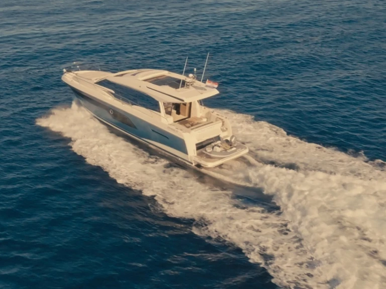 Pronájem lodi Marina Lav lákavé ceny Prestige 520 S