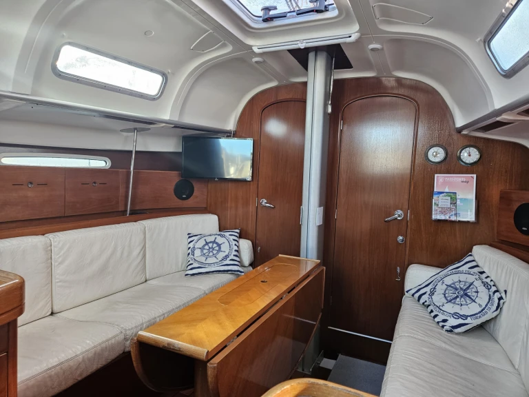 Pronajmout Plachetnice se skipperem či ne Bénéteau v Donostia / San Sebastián