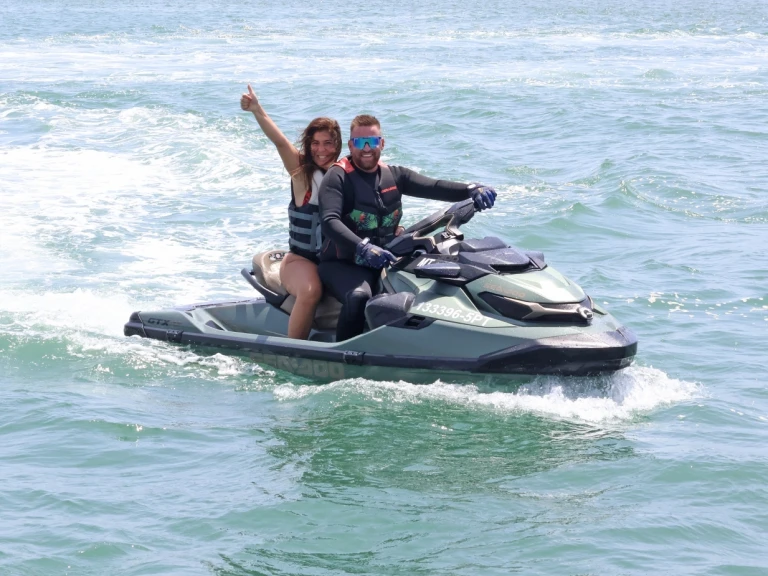 Pronajmout si Sea-Doo GTX  v Portimão