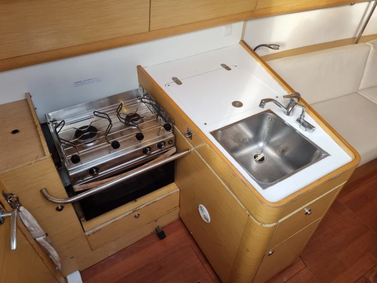 Pronajmout Plachetnice se skipperem či ne Bénéteau v Barcelona