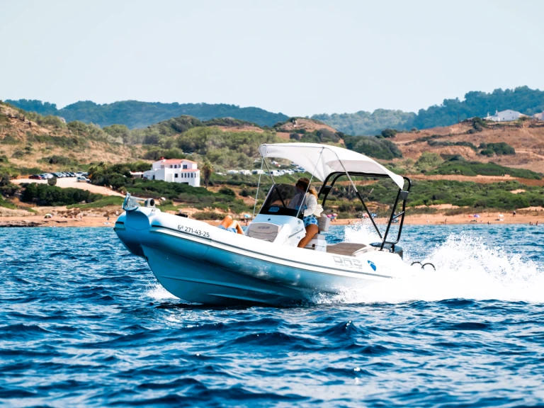 Pronájem lodi Oromarine Oromarine S-65 v Ciutadella de Menorca na Samboatu