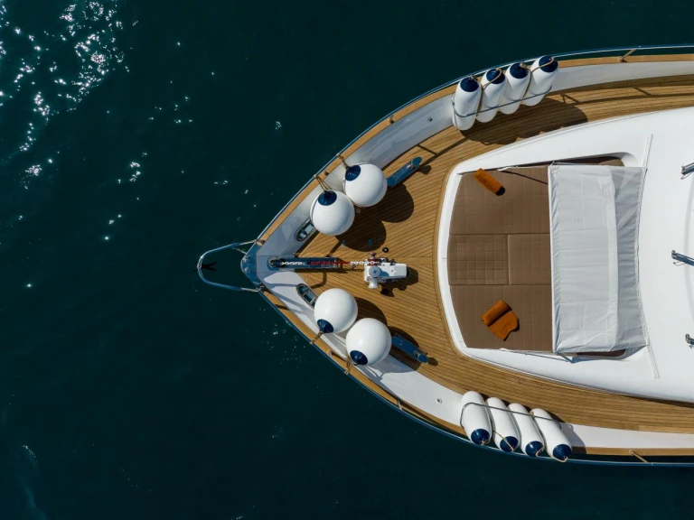 Pronajmout Jachta se skipperem či ne Spertini v Marina di Scarlino