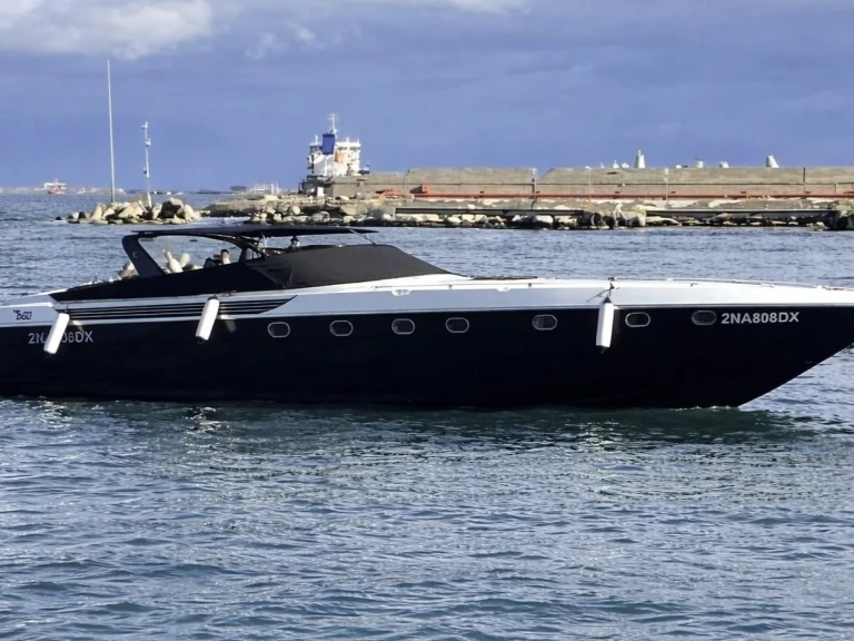 Pronájem Motorová loď Baia s licencí