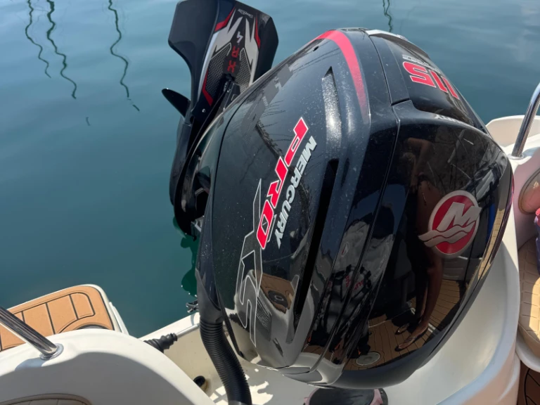 Pronajmout Motorová loď se skipperem či ne Bénéteau v Port d'Alicante