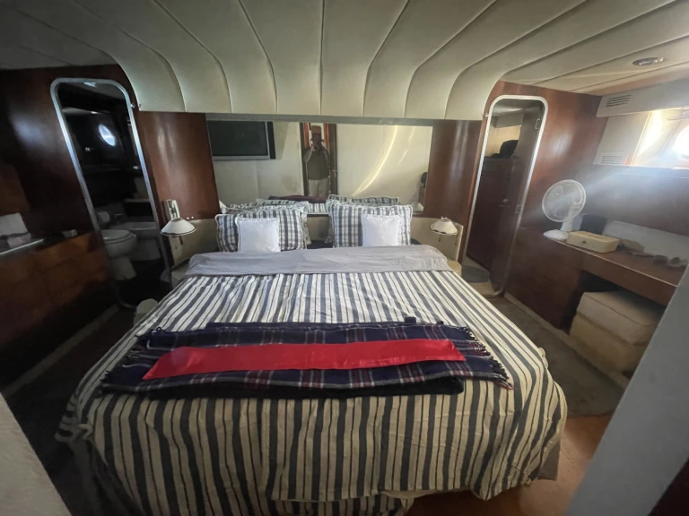 Pronájem lodi Versilcraft ultraphantome v Marina degli Aregai na Samboatu