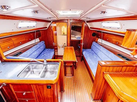 Bavaria Cruiser 36 jednotlivci a charterové společnosti v Betina