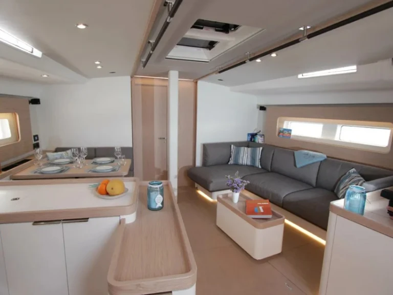Bénéteau Beneteau 53 First Yacht jednotlivci a charterové společnosti v Lavrio