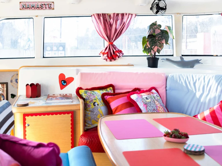 Pronájem Katamarán Lagoon s licencí