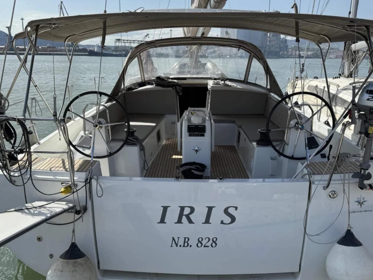 Pronajmout si Jeanneau Sun Odyssey 490 v Volos