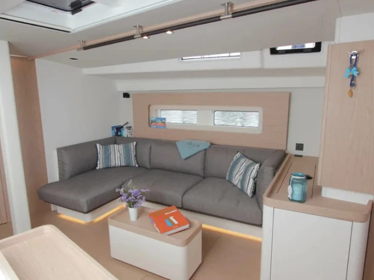 Pronajmout Plachetnice se skipperem či ne Bénéteau v Lavrio