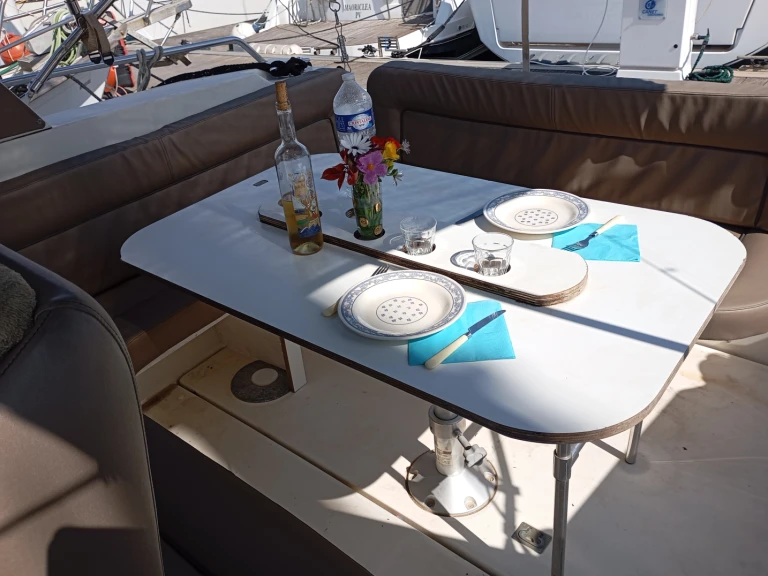 Pronájem lodi Canet-en-Roussillon lákavé ceny Flyer 8